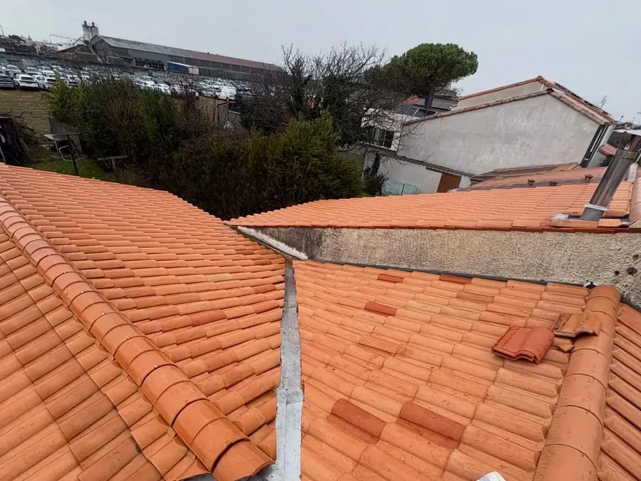 Rénovation de toiture en tuiles canal par un couvreur en Charente-Maritime